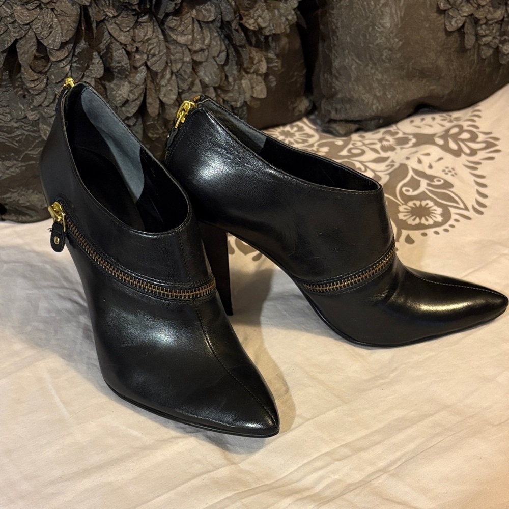 Elegant Nine West Black Ankle Boots  Sz 7